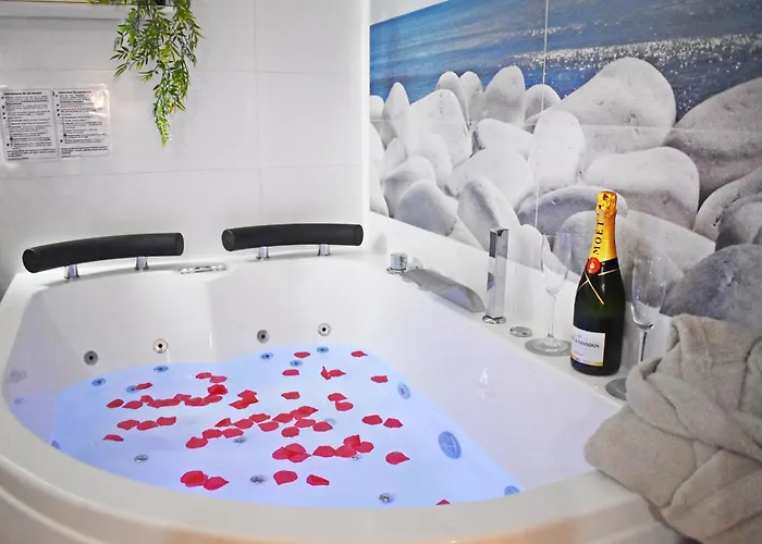 Apartment With Jacuzzi En Torremolinos, Garipolo 1 By Namaste Elite