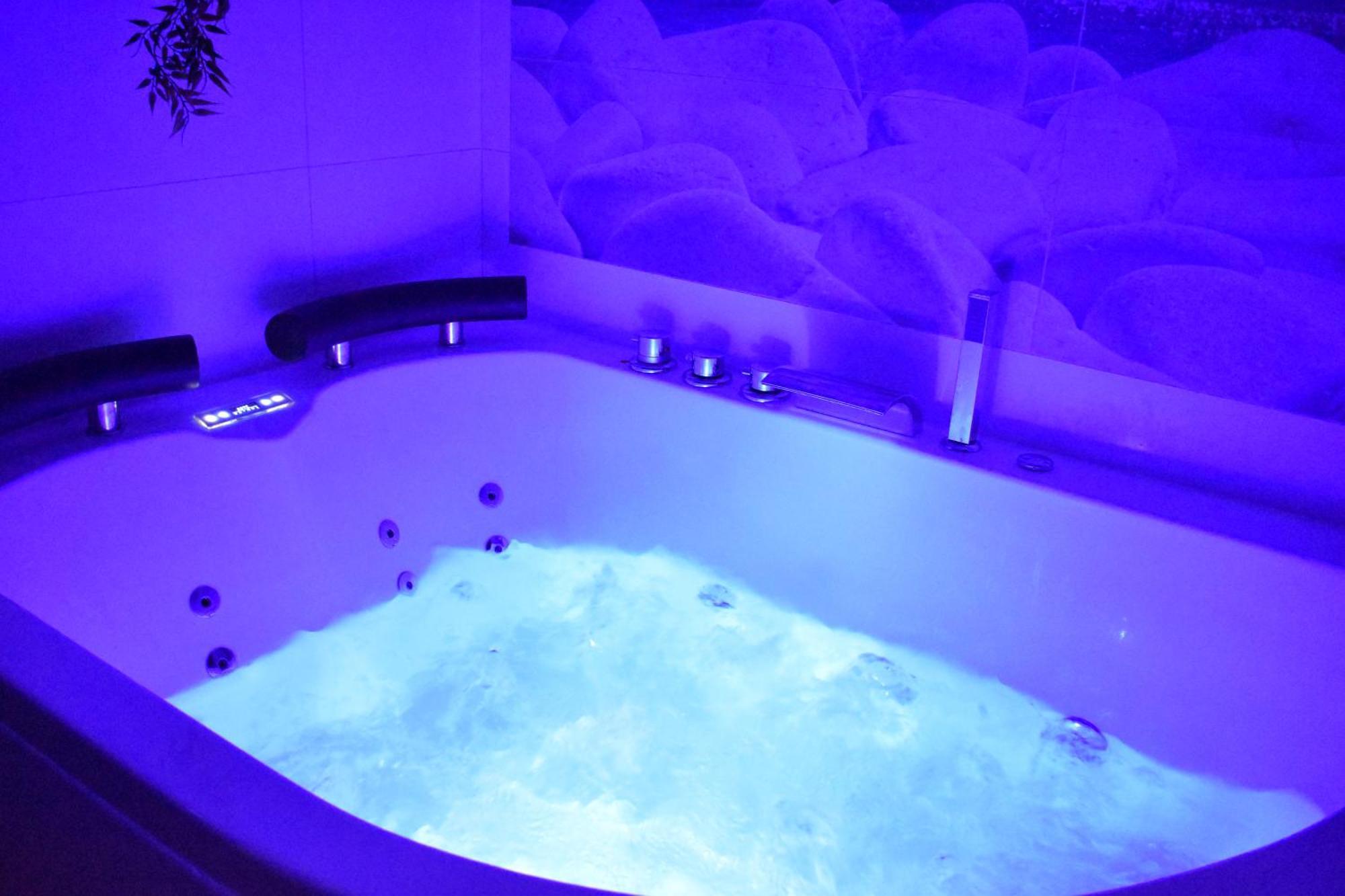 With Jacuzzi En Torremolinos, Garipolo 1 By Namaste Elite * Torremolinos