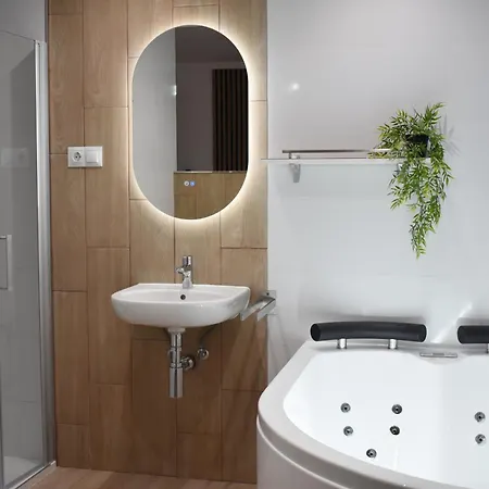 Apartment With Jacuzzi En Torremolinos, Garipolo 1 By Namaste Elite Exterior foto