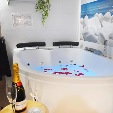 Apartment With Jacuzzi En Torremolinos, Garipolo 1 By Namaste Elite Exterior foto