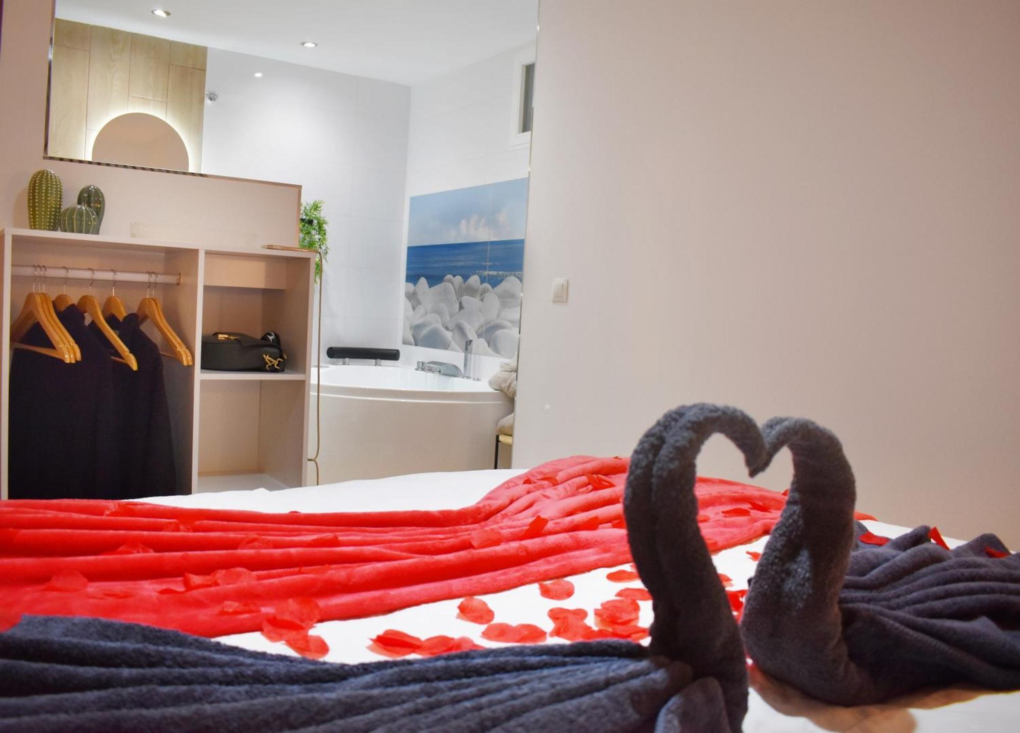 Appartement With Jacuzzi En Torremolinos, Garipolo 1 By Namaste Elite Torremolinos